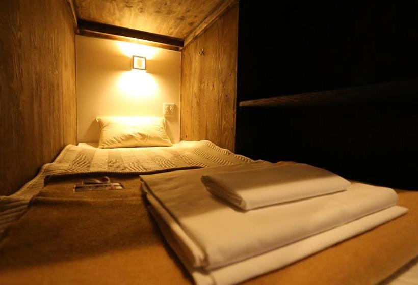 Fuku Hostel Nagomi Namba