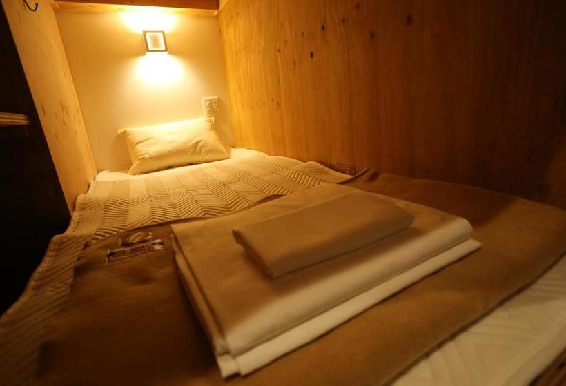 Fuku Hostel Nagomi Namba