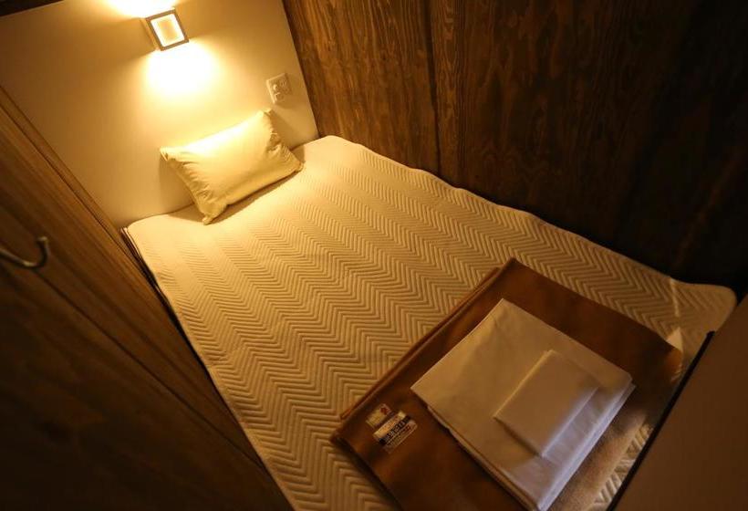 Fuku Hostel Nagomi Namba