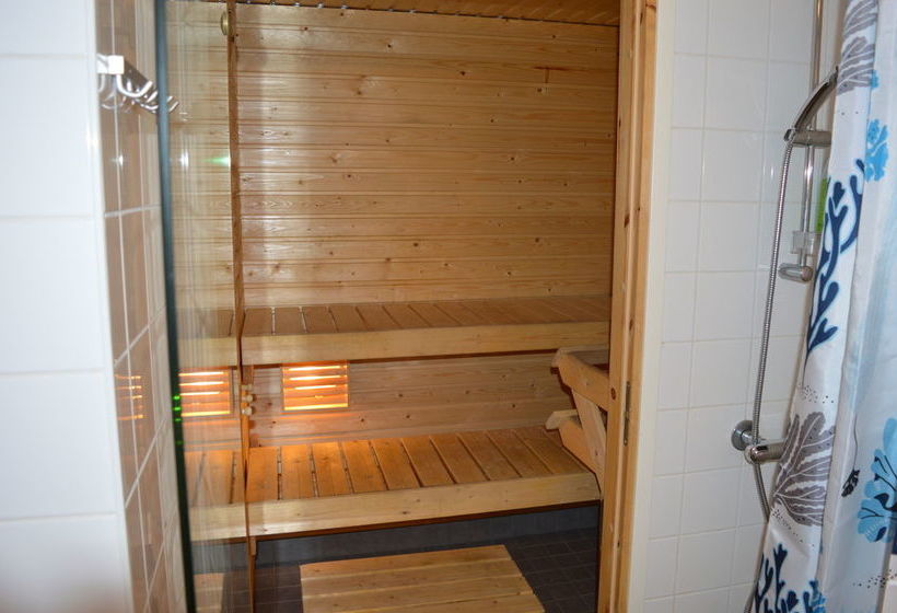 Helsinki Airport Suites