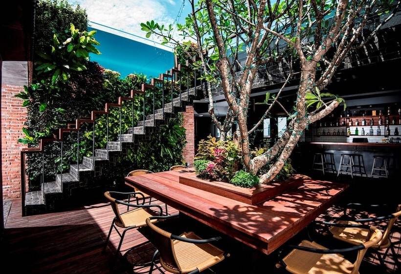 Aquarius Hotel And Urban Resort