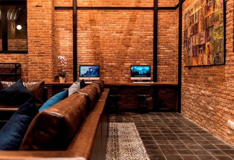 Aquarius Hotel And Urban Resort