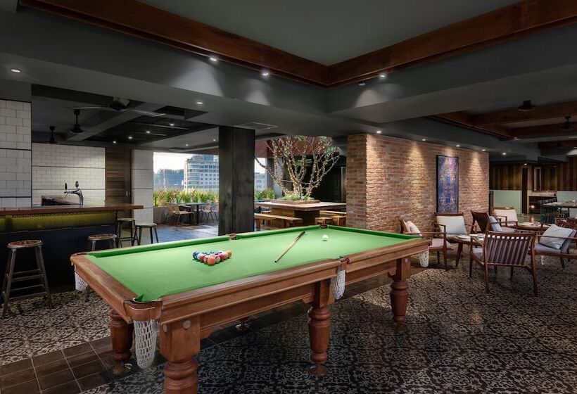 Aquarius Hotel And Urban Resort