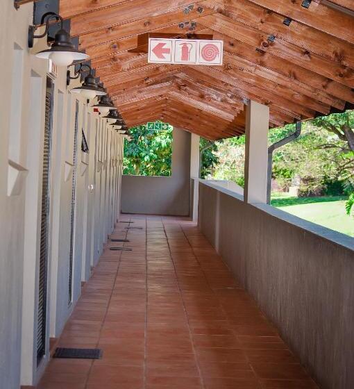 בית מלון כפרי Avoca Vale Country