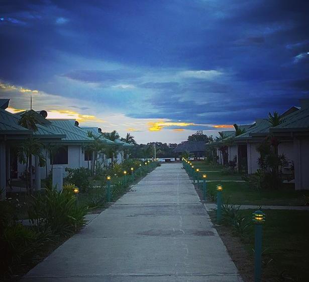 هتل Bayview Cove Resort