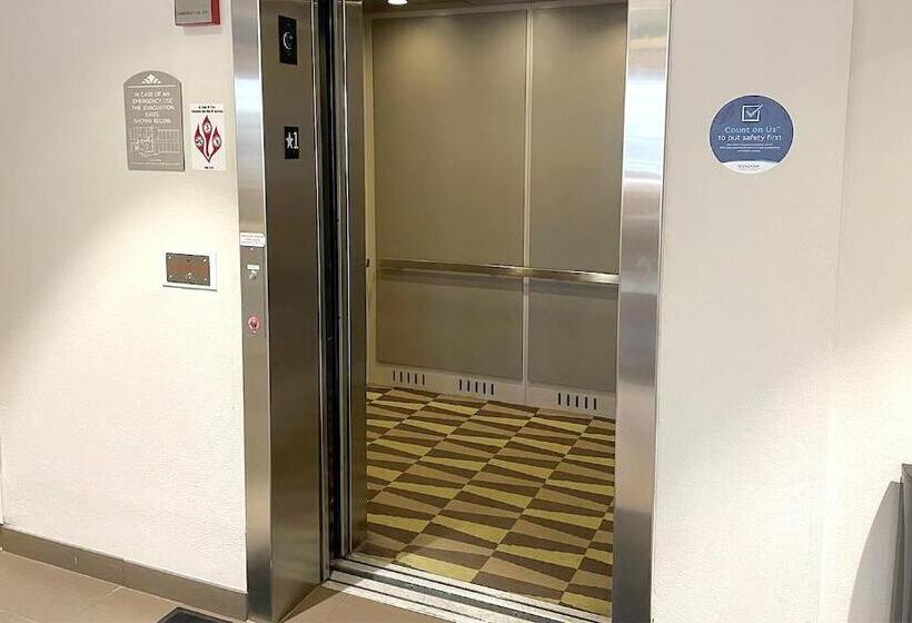 호텔 Coratel Inn & Suites By Jasper Rochester