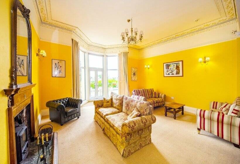 هتل Crofton House