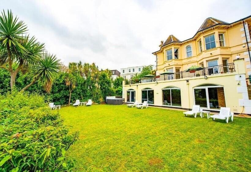 هتل Crofton House