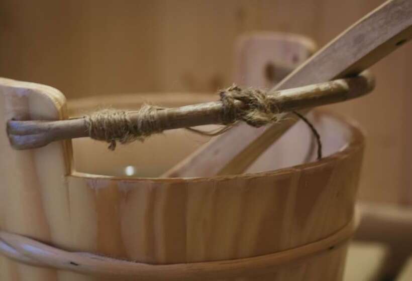 هتل Crofton House