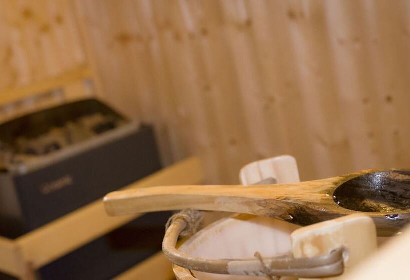 هتل Crofton House