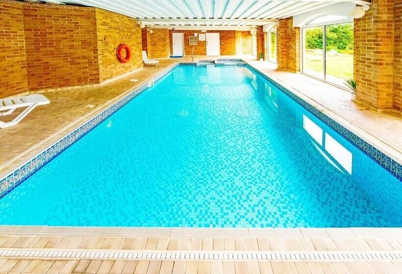 هتل Crofton House