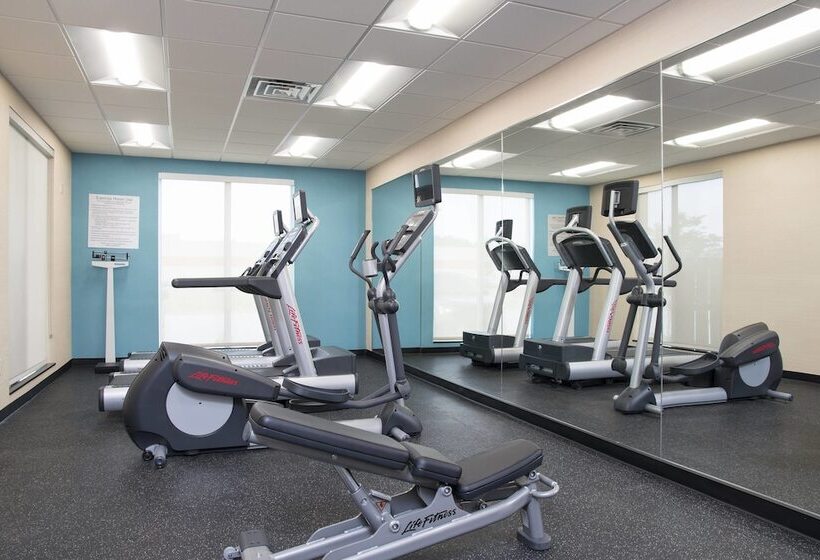 فندق Fairfield Inn & Suites By Marriott Jackson Clinton