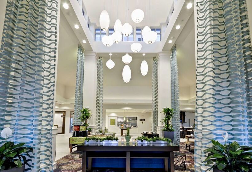 בית מלון כפרי Hilton Garden Inn Detroit Troy