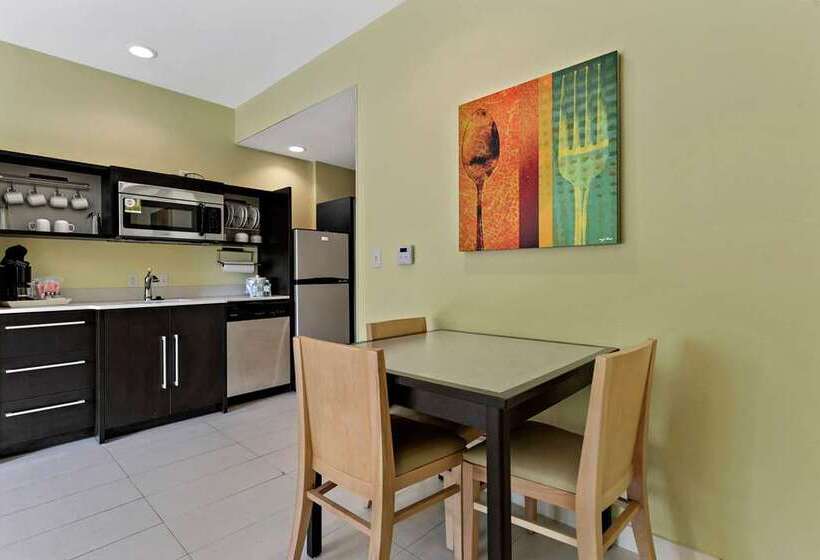 فندق Home2 Suites By Hilton Gulfport I10