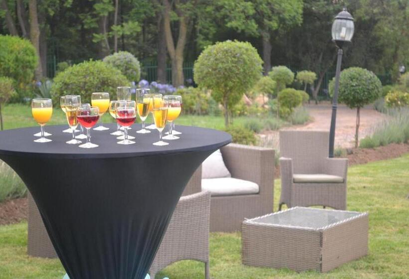 호텔 Hoyohoyo Chartwell Lodge