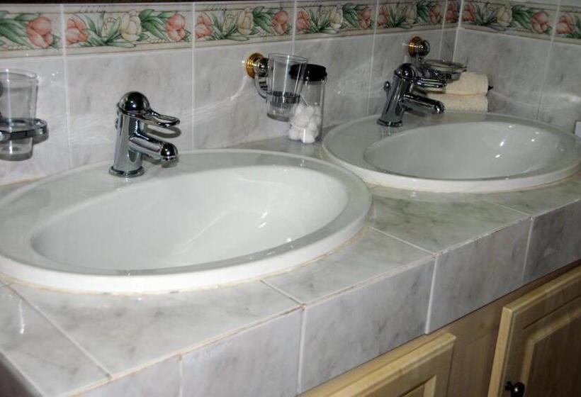 호텔 Hoyohoyo Chartwell Lodge