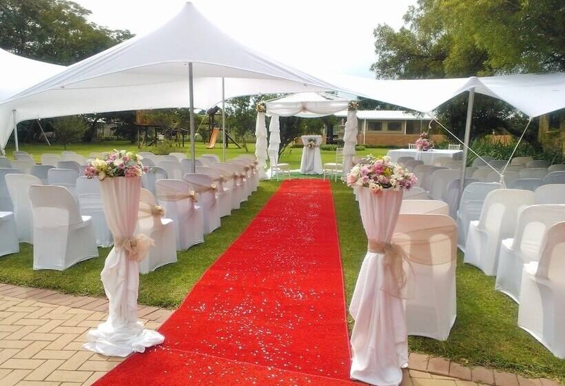 호텔 Hoyohoyo Chartwell Lodge