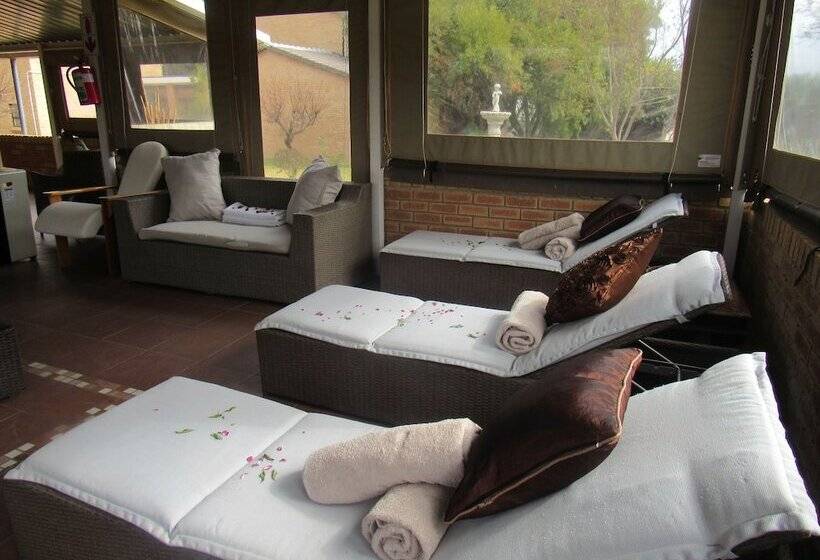 호텔 Hoyohoyo Chartwell Lodge