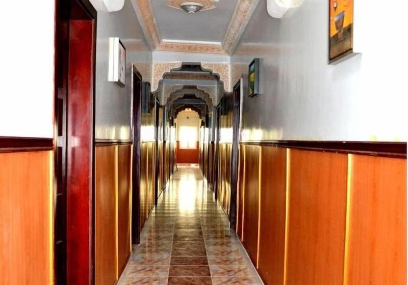 هتل Hôtel Semiramis City Center