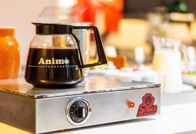 Отель Initial By Balladins La Rochesuryon