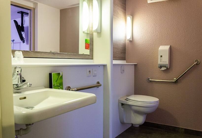 Отель Initial By Balladins La Rochesuryon