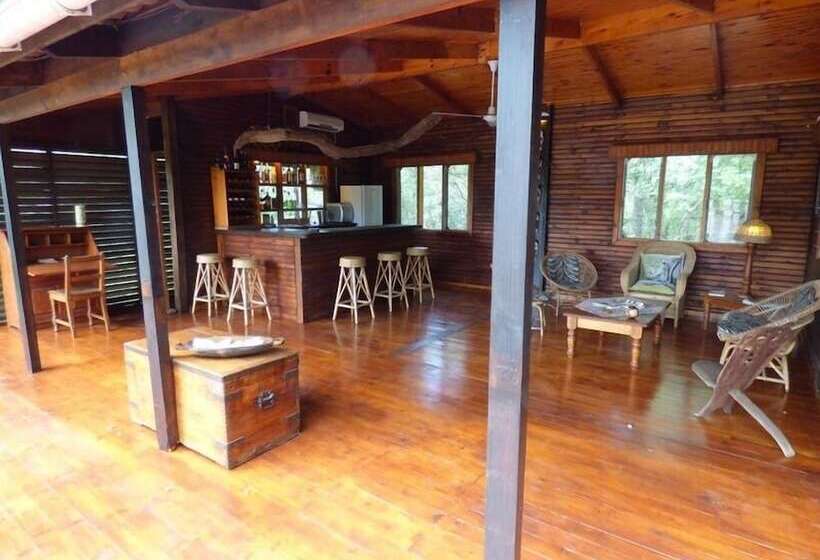 בית מלון כפרי Masodini Game Lodge