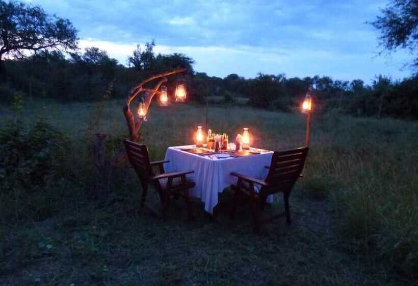 בית מלון כפרי Masodini Game Lodge