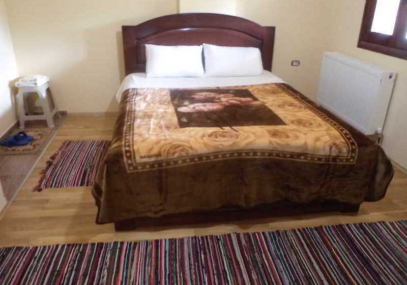 בית מלון כפרי Pashuta