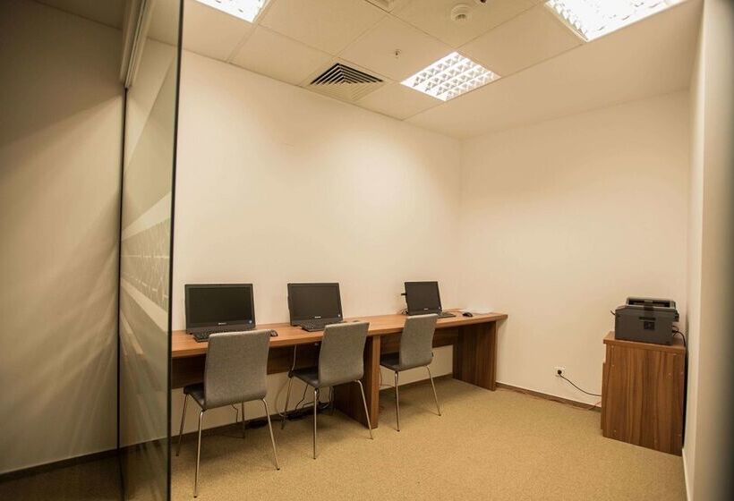 هتل Ramada Plaza Craiova