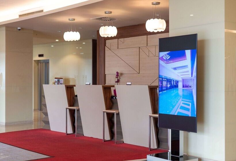 ホテル Ramada Plaza Craiova