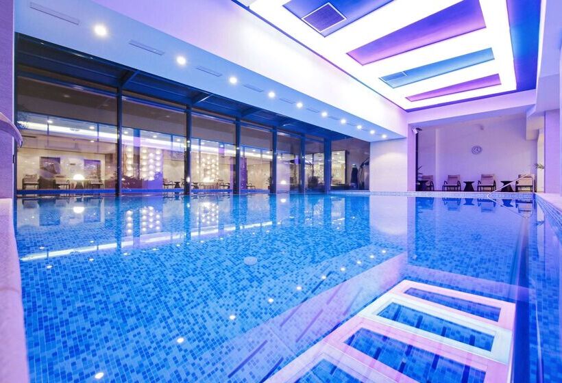 ホテル Ramada Plaza Craiova