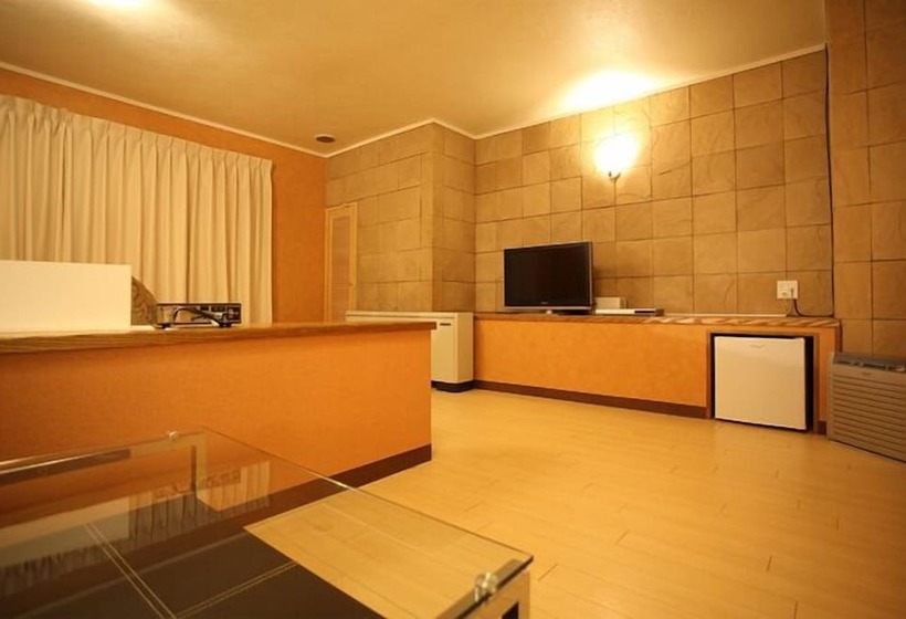 בית מלון כפרי Swing Kobe   Adults Only