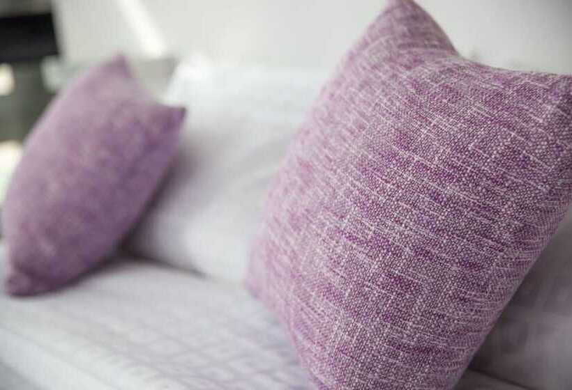 בית מלון כפרי Tamasa Service Apartment And