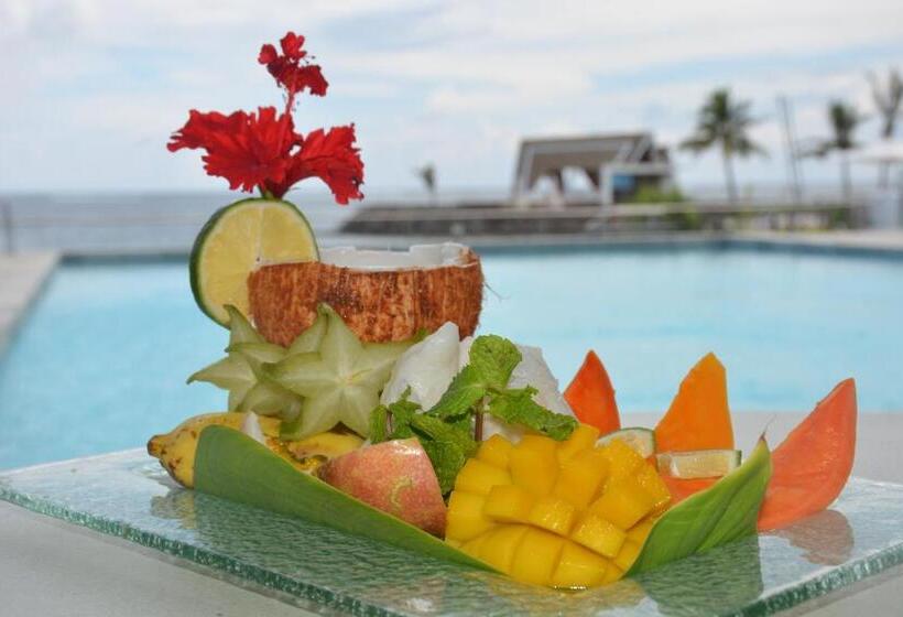 ホテル Taumeasina Island Resort