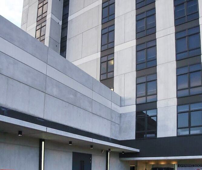 The B Hotel Quezon City