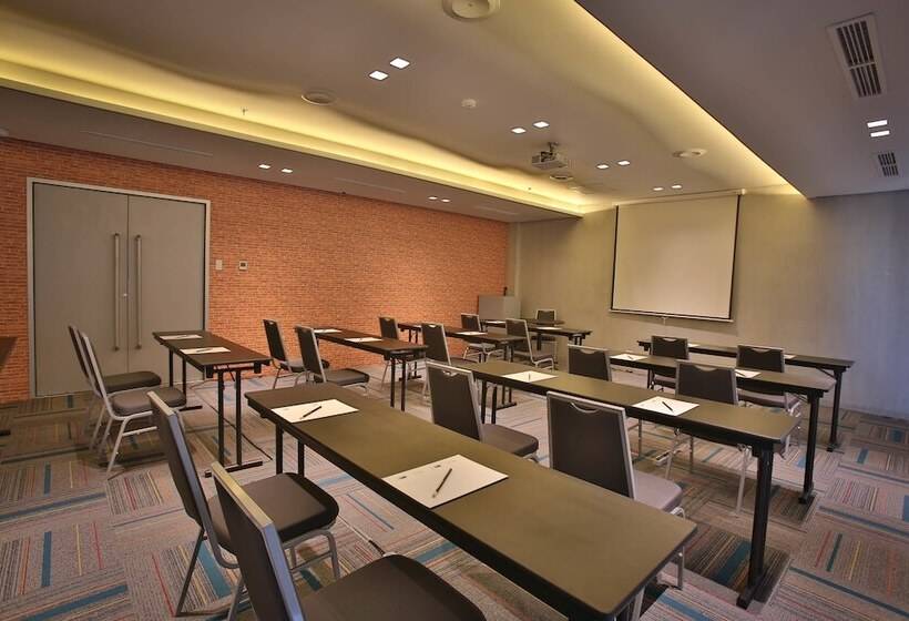 The B Hotel Quezon City