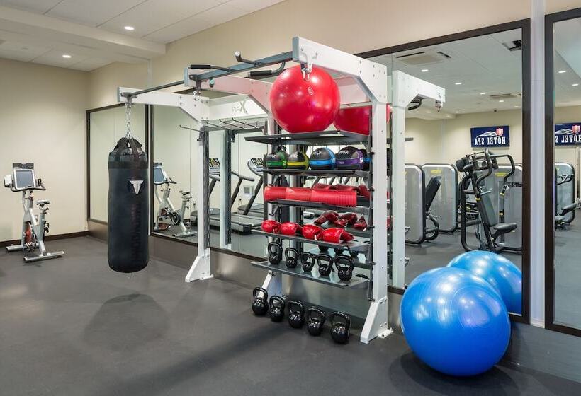 فندق Parkwest Bicycle Casino