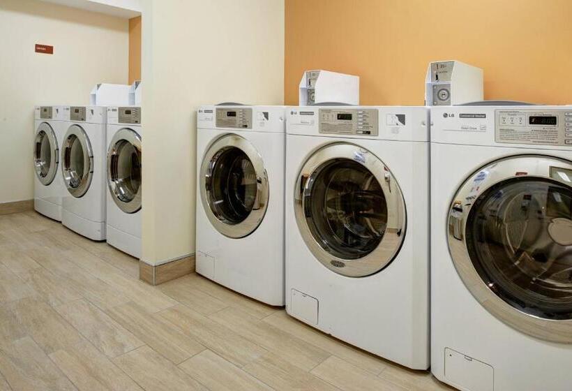 ホテル Towneplace Suites By Marriott Detroit Troy