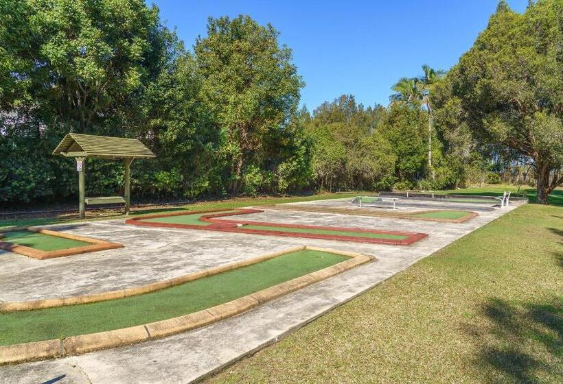 Отель Ultiqa Village Resort