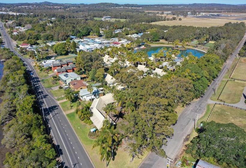 Отель Ultiqa Village Resort