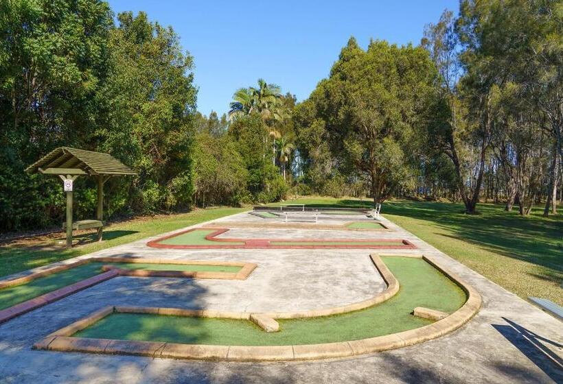 Отель Ultiqa Village Resort