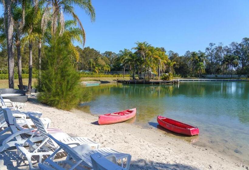 Отель Ultiqa Village Resort