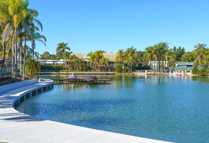 Отель Ultiqa Village Resort