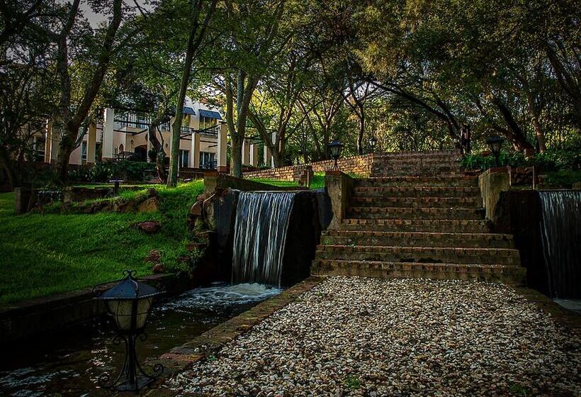 ホテル Valley Of The Rainbow Estate