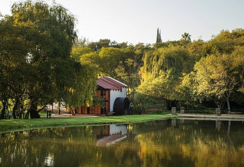 ホテル Valley Of The Rainbow Estate