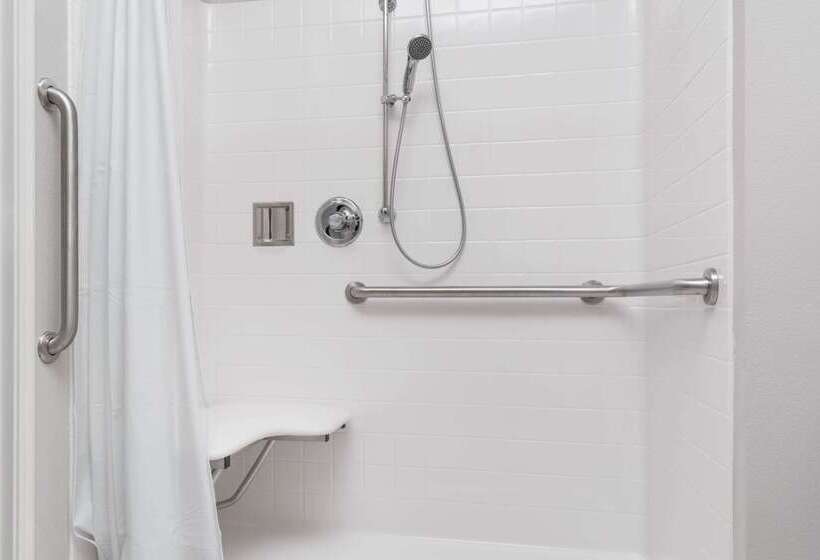 Отель Coratel Inn & Suites By Jasper Rochester