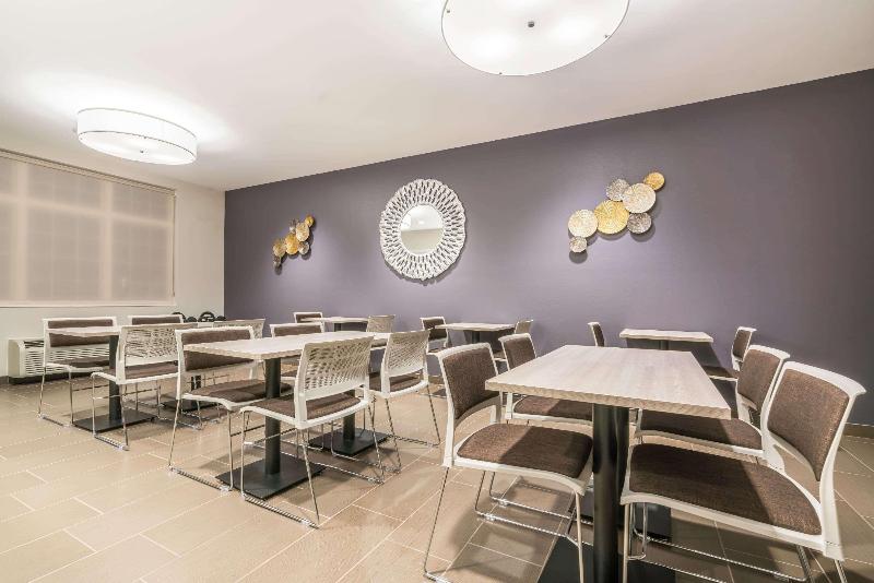 호텔 Coratel Inn & Suites By Jasper Rochester