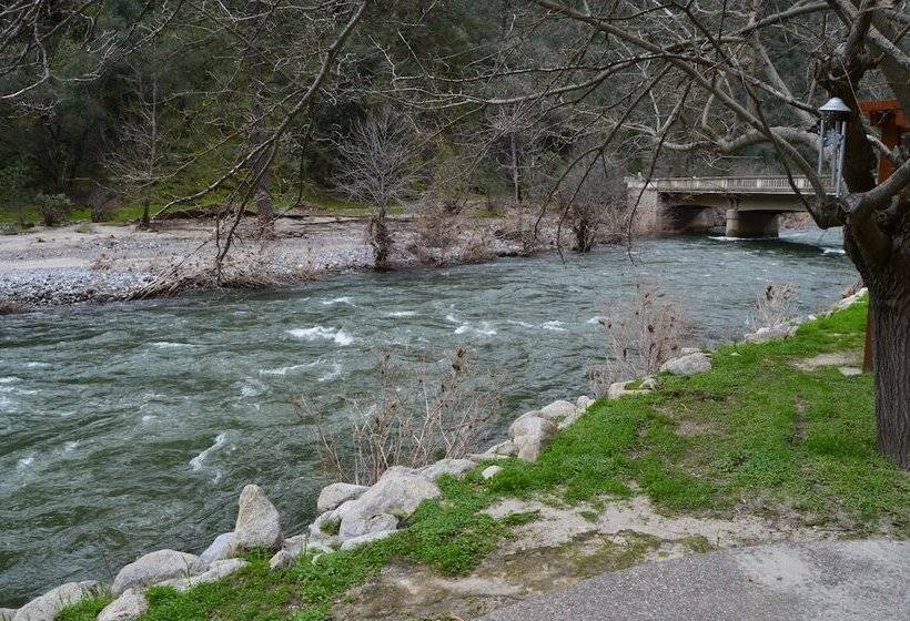 모텔 Red Bud Lodge