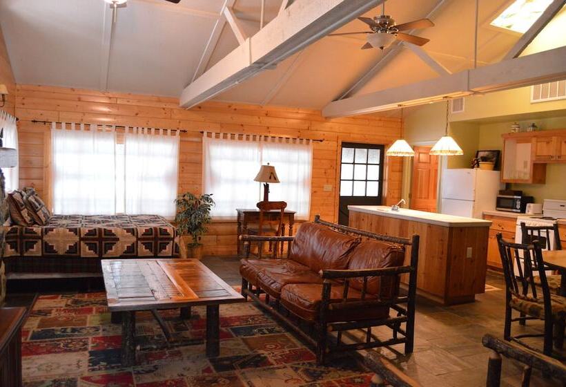 모텔 Red Bud Lodge