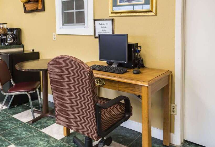 فندق على الطريق Rodeway Inn